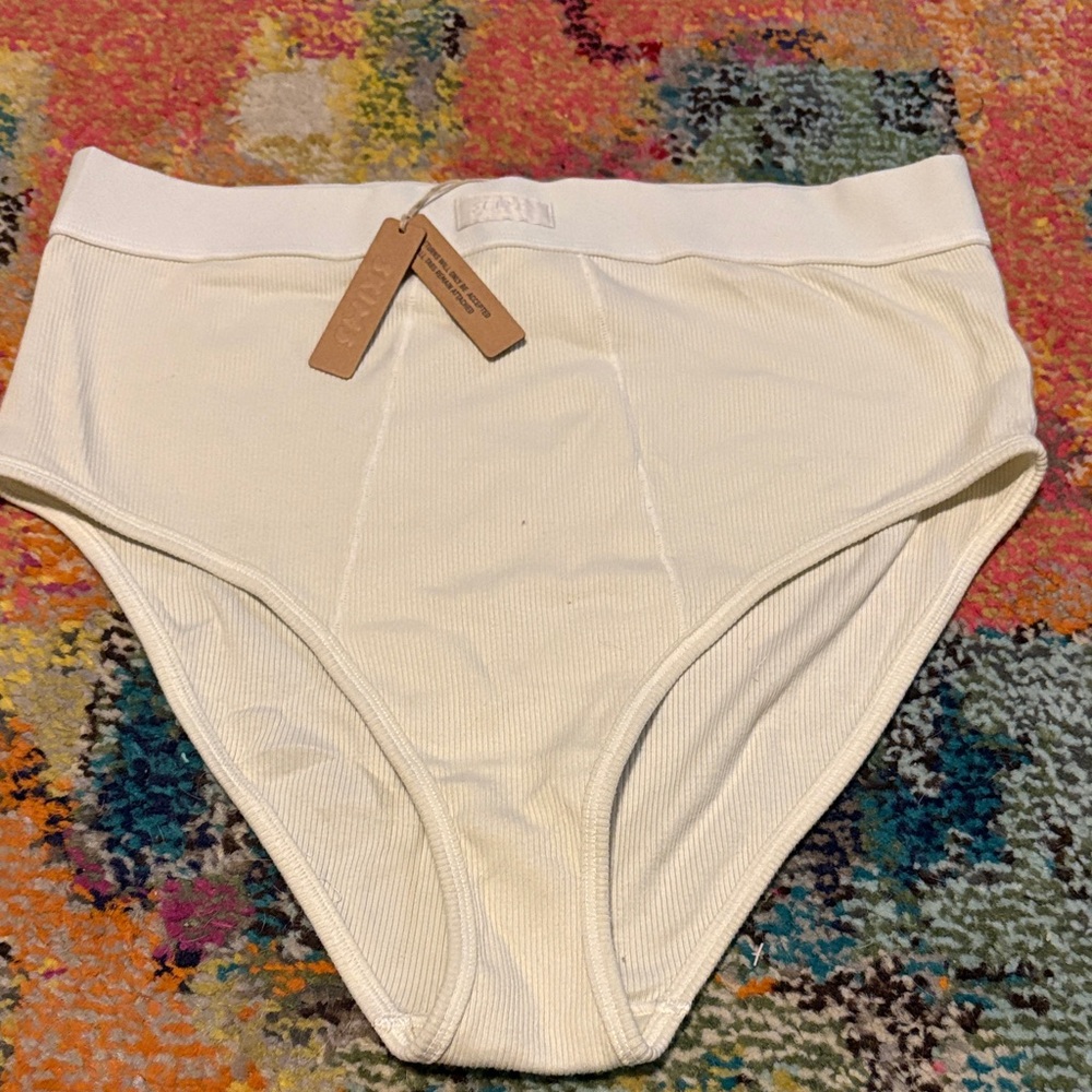 SKIMS Off-White Ribbed Briefs - Picture 2 of 4